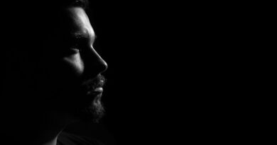 portrait sur fond noir